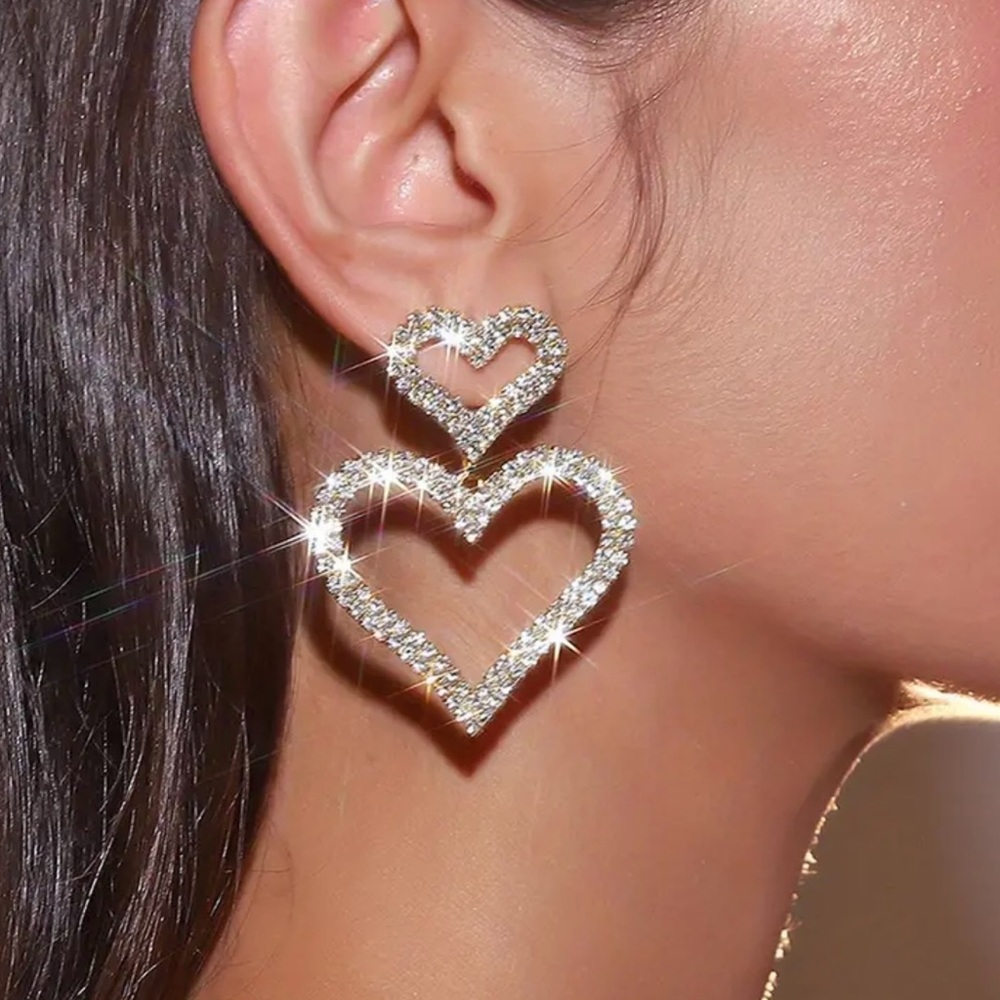NWOT - Elegant Double Heart Dangle Earrings